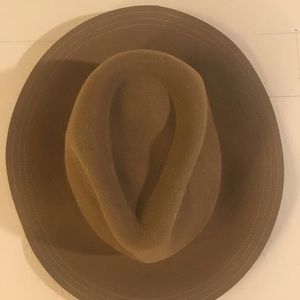 Mooraseal tan hat